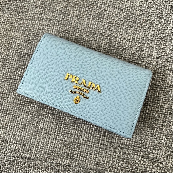 5️⃣0️⃣0️⃣ Prada Saffiano Leather Card Holder Light Blue - Picture 1 of 8